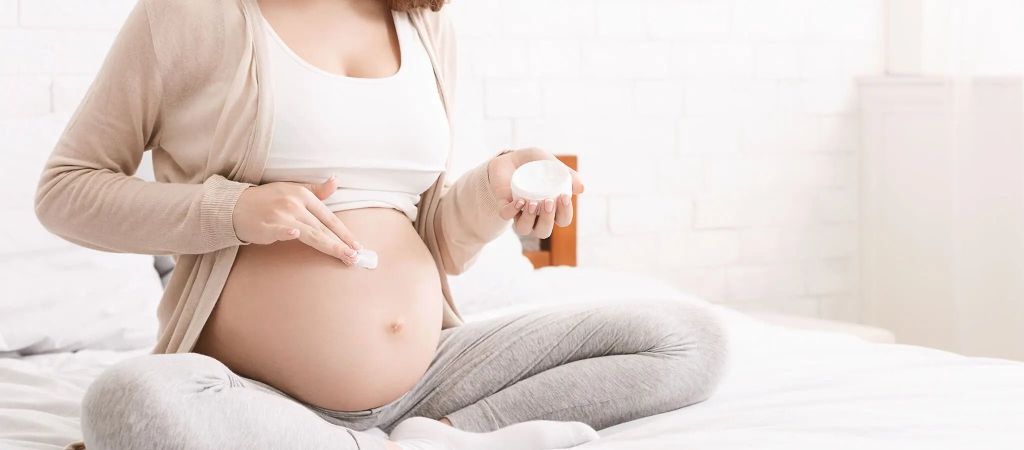 Understanding the difference between balm, body oil and lotion - Cradle & Tonic