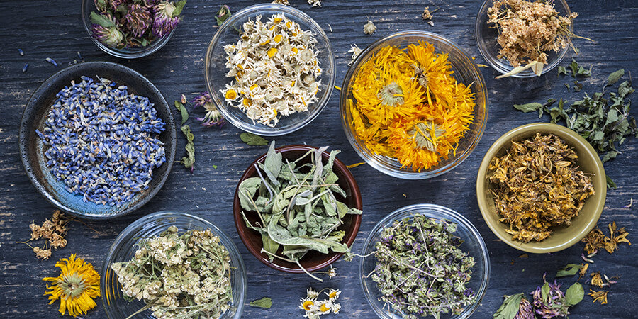 The herbs to avoid while breastfeeding